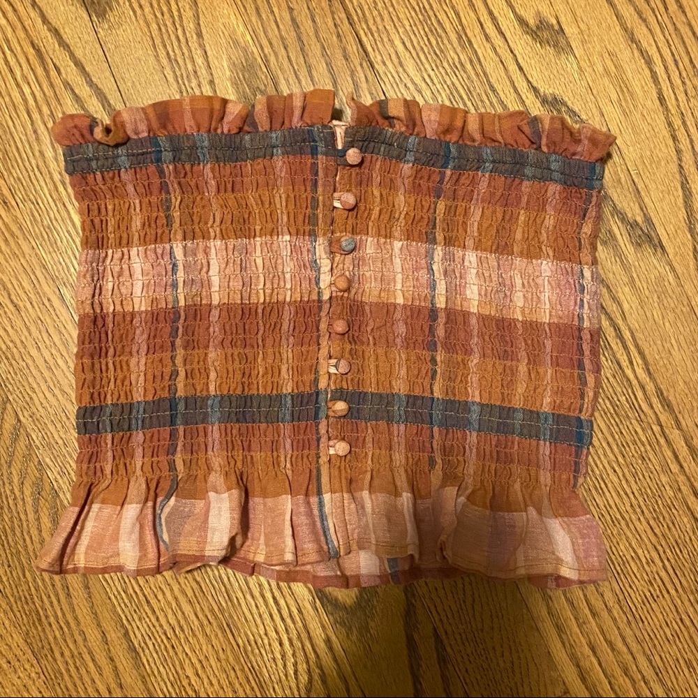 Cute American Eagle Crop Top!!